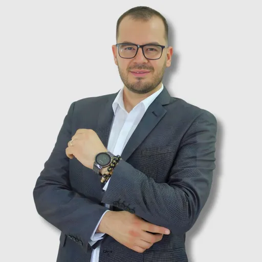 Mtro. Omar Ruiz Arras